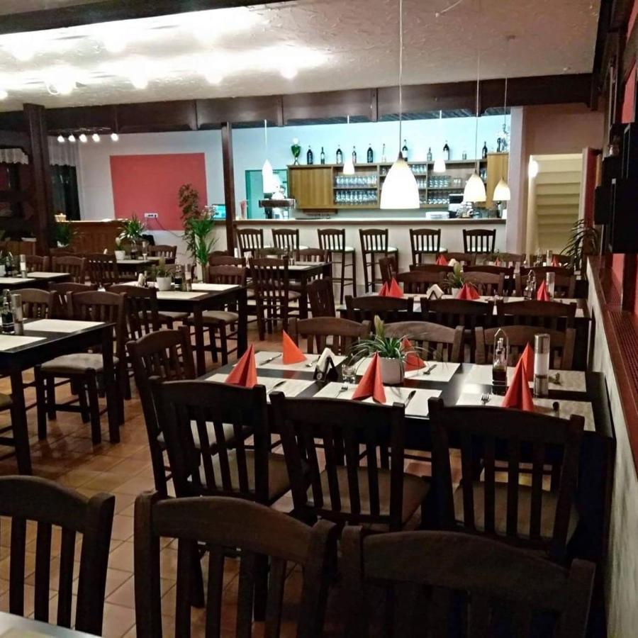 Restaurant El Greco Hostel Gundelfingen an der Donau Exterior foto
